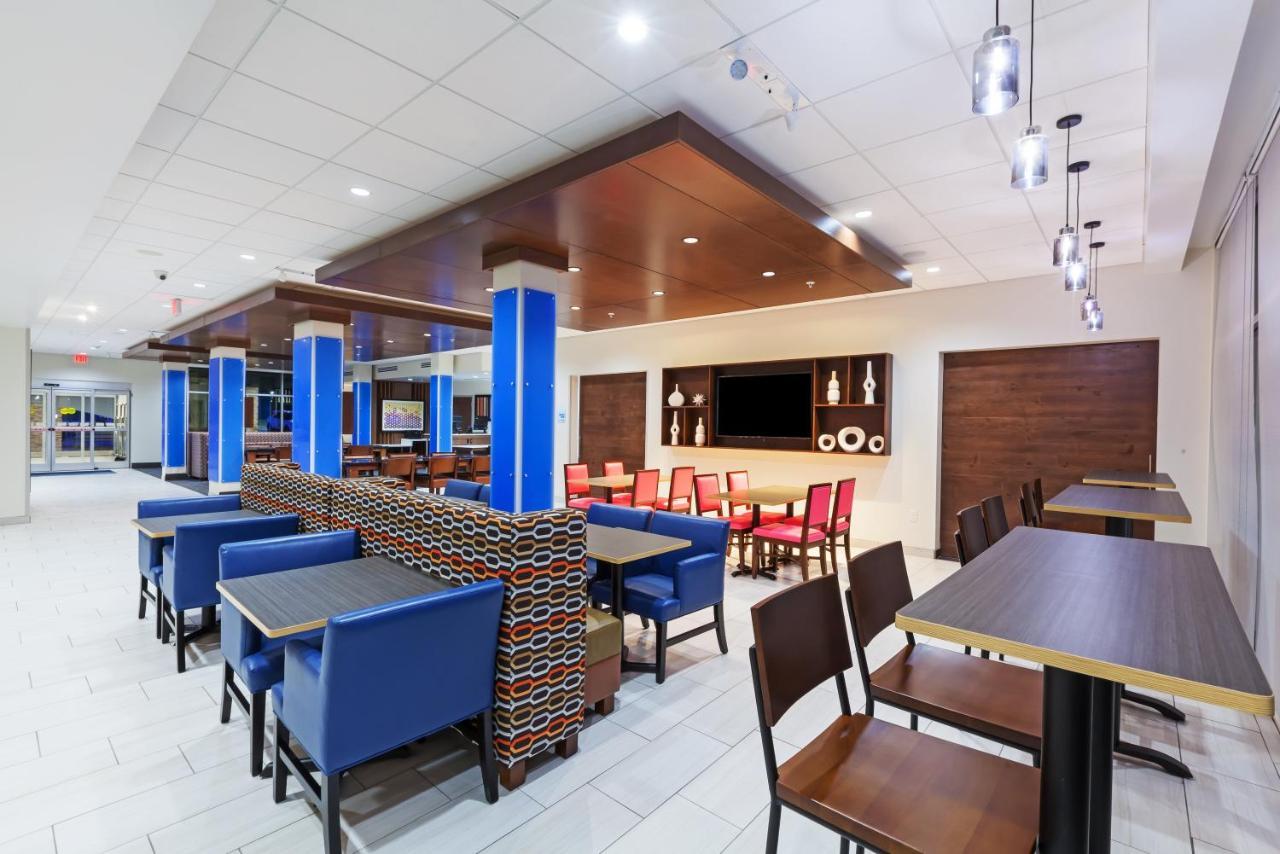 Holiday Inn Express & Suites Tulsa South - Woodland Hills By Ihg Dış mekan fotoğraf