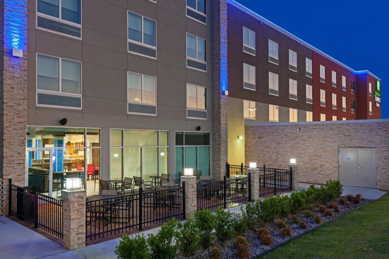 Holiday Inn Express & Suites Tulsa South - Woodland Hills By Ihg Dış mekan fotoğraf