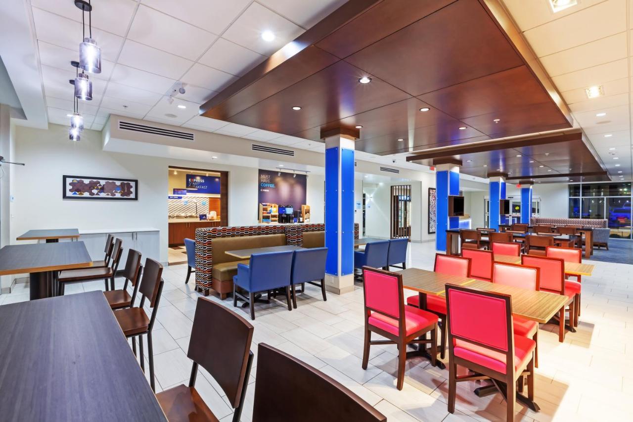 Holiday Inn Express & Suites Tulsa South - Woodland Hills By Ihg Dış mekan fotoğraf
