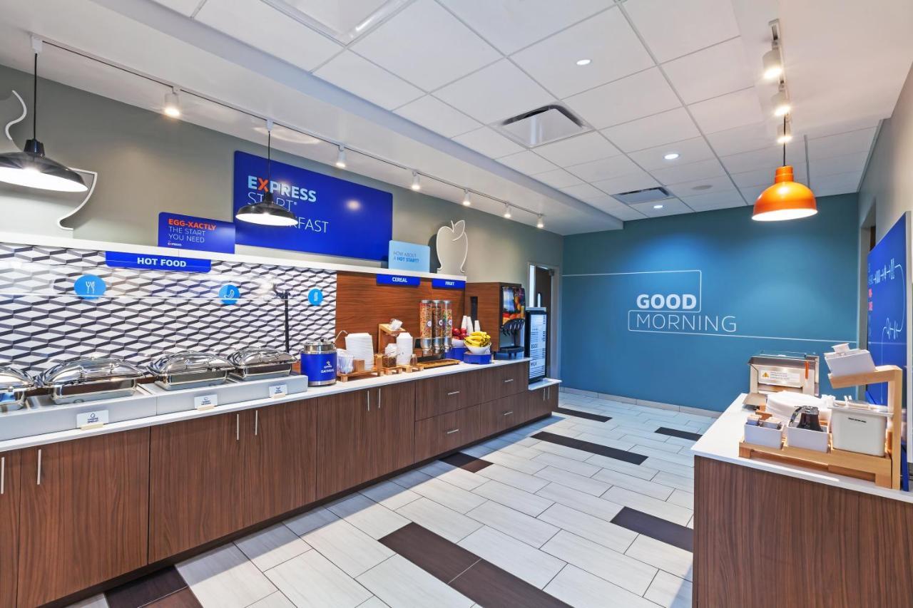 Holiday Inn Express & Suites Tulsa South - Woodland Hills By Ihg Dış mekan fotoğraf