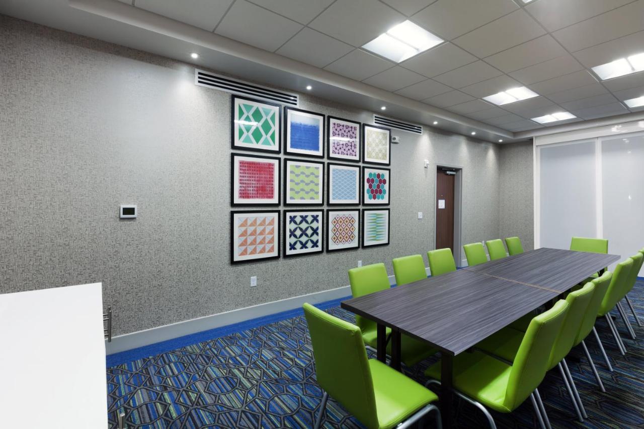 Holiday Inn Express & Suites Tulsa South - Woodland Hills By Ihg Dış mekan fotoğraf